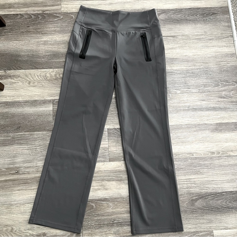 Zuda Z-stretch dark gray bootcut pants with front zipper pockets size L (NWOT)